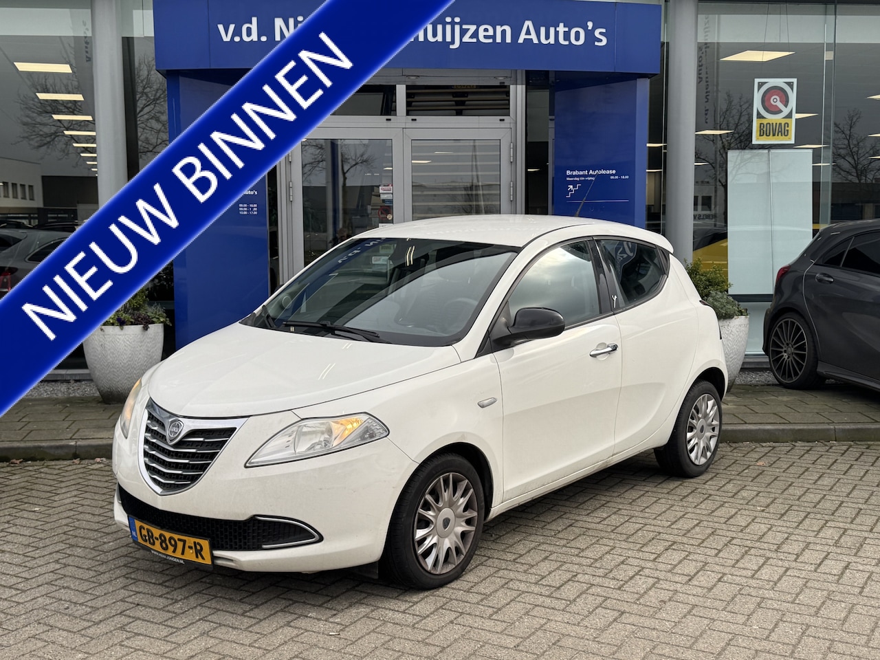 Lancia Y(psilon) - Ypsilon 1.2 Gold Airco   5 Deurs       info;F.Bogaars    0492588956 - AutoWereld.nl