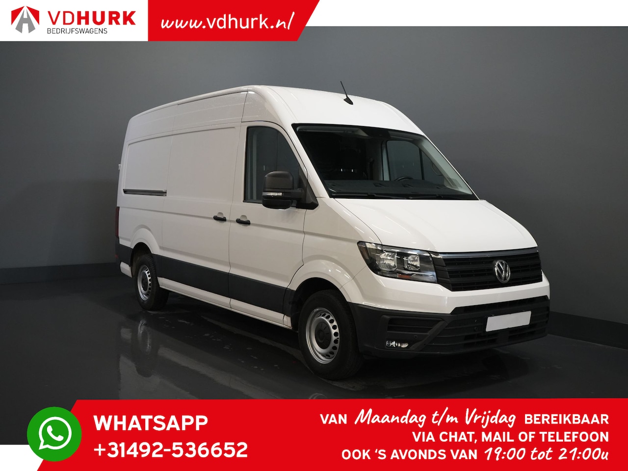 Volkswagen Crafter - 2.0 TDI 140 pk L3H3 Inrichting/ CarPlay/ Navi/ Cruise/ Airco/ PDC/ Trekhaak - AutoWereld.nl