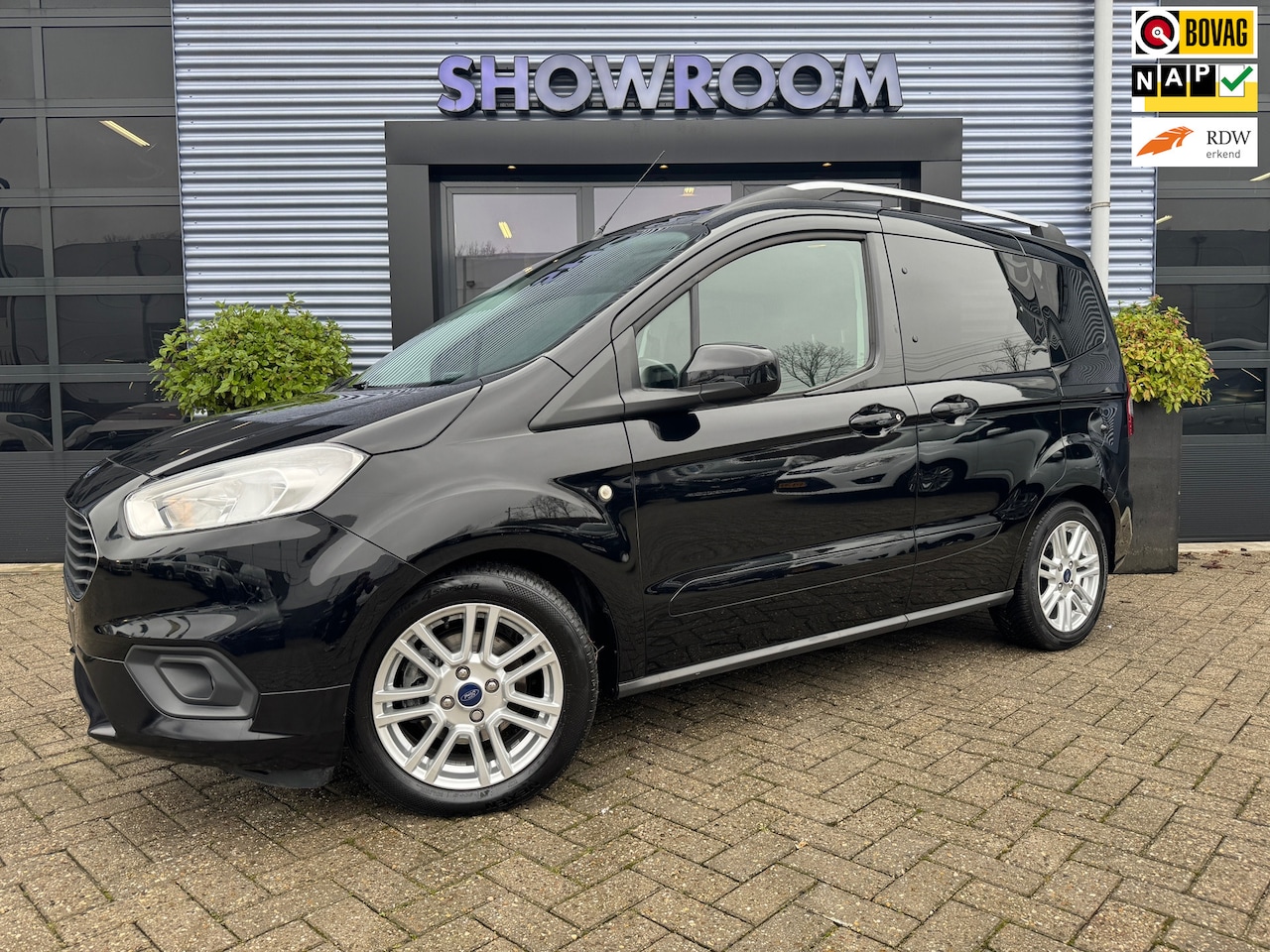 Ford Tourneo Courier - 1.0 Titanium Applecarplay|Camera|Navi|Cruise - AutoWereld.nl