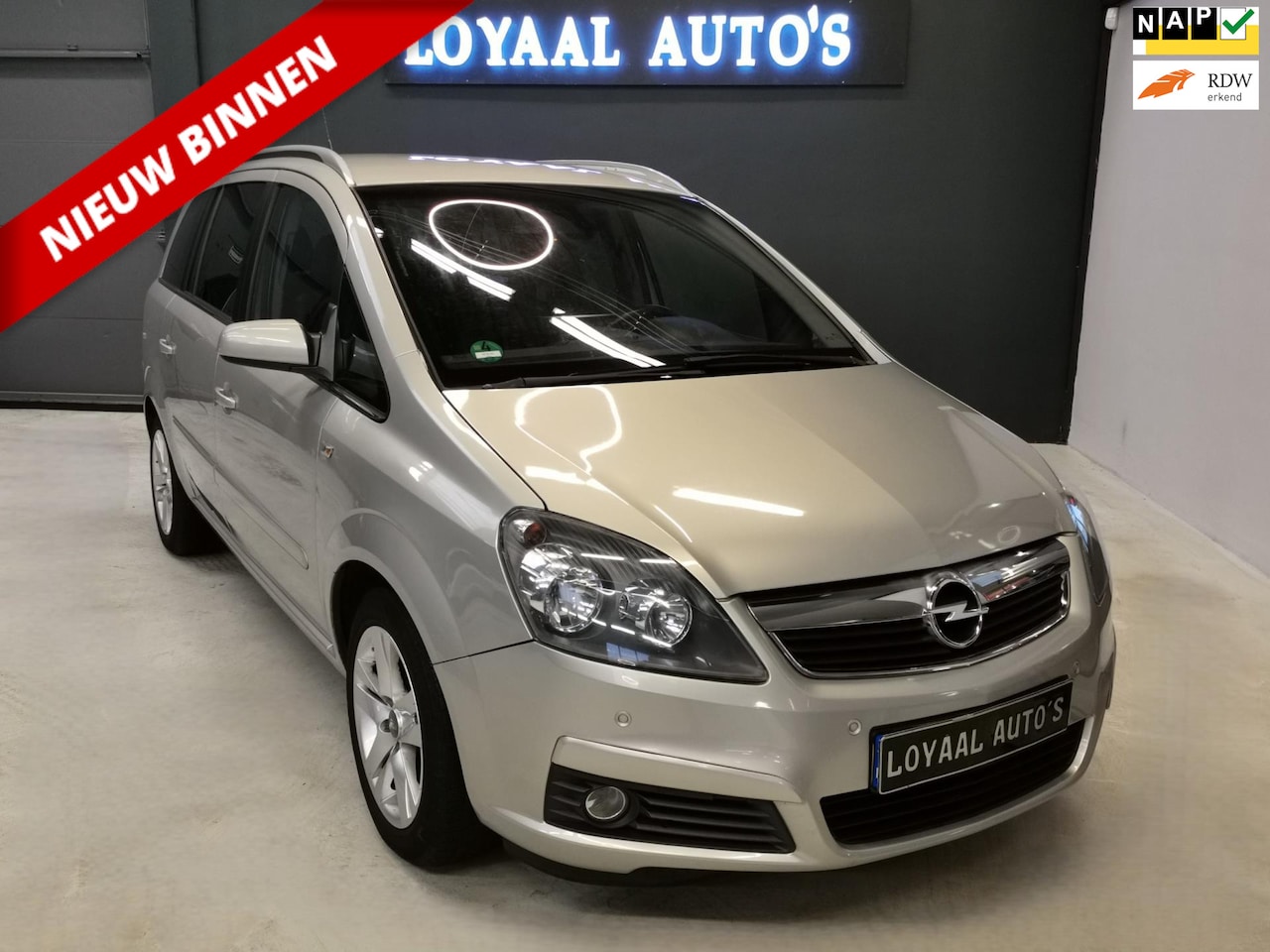 Opel Zafira - 2.2 Cosmo 7p | AUT | TREKHAAK | AIRCO | CRUISE | PDC | NAP | APK. - AutoWereld.nl