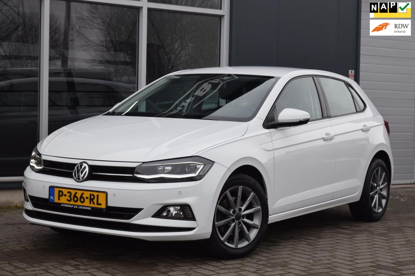 Volkswagen Polo - 1.6 TDI Comfortline Business | ACC | LED | PDC | APK 12-2025 ! - AutoWereld.nl