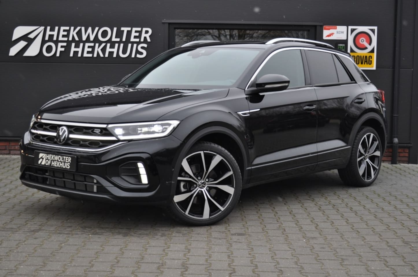 Volkswagen T-Roc - T-Roc 1.5 TSI R-Line | IQ-Light | Panodak | Camera - AutoWereld.nl