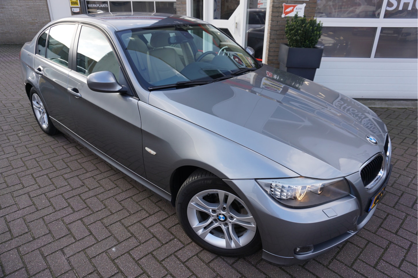 BMW 3-serie - 318i Luxury Line Automaat - AutoWereld.nl