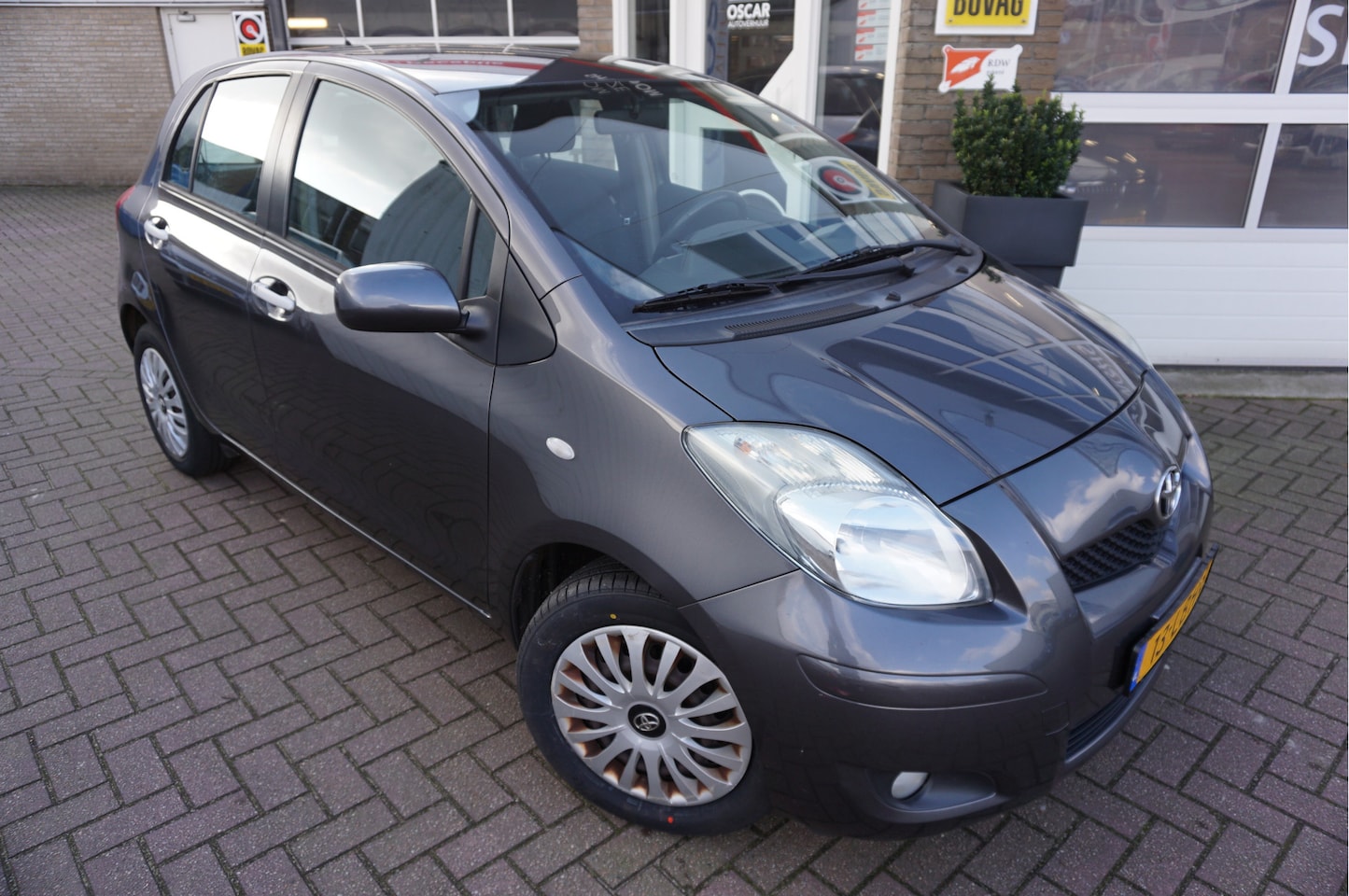 Toyota Yaris - 1.3 VVT-i Aspiration 1.3 VVTi Aspiration - AutoWereld.nl