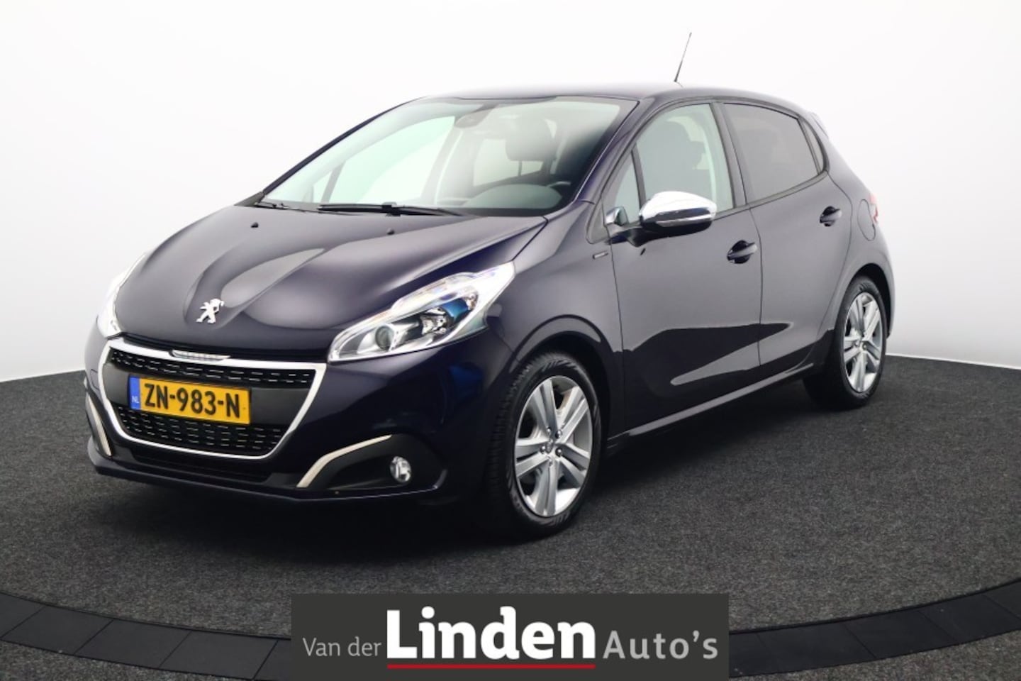 Peugeot 208 - 1.2 PureTech Signature 5-deurs | Airco | All-Season | Navigatie | Cruise | Parkeersensoren - AutoWereld.nl