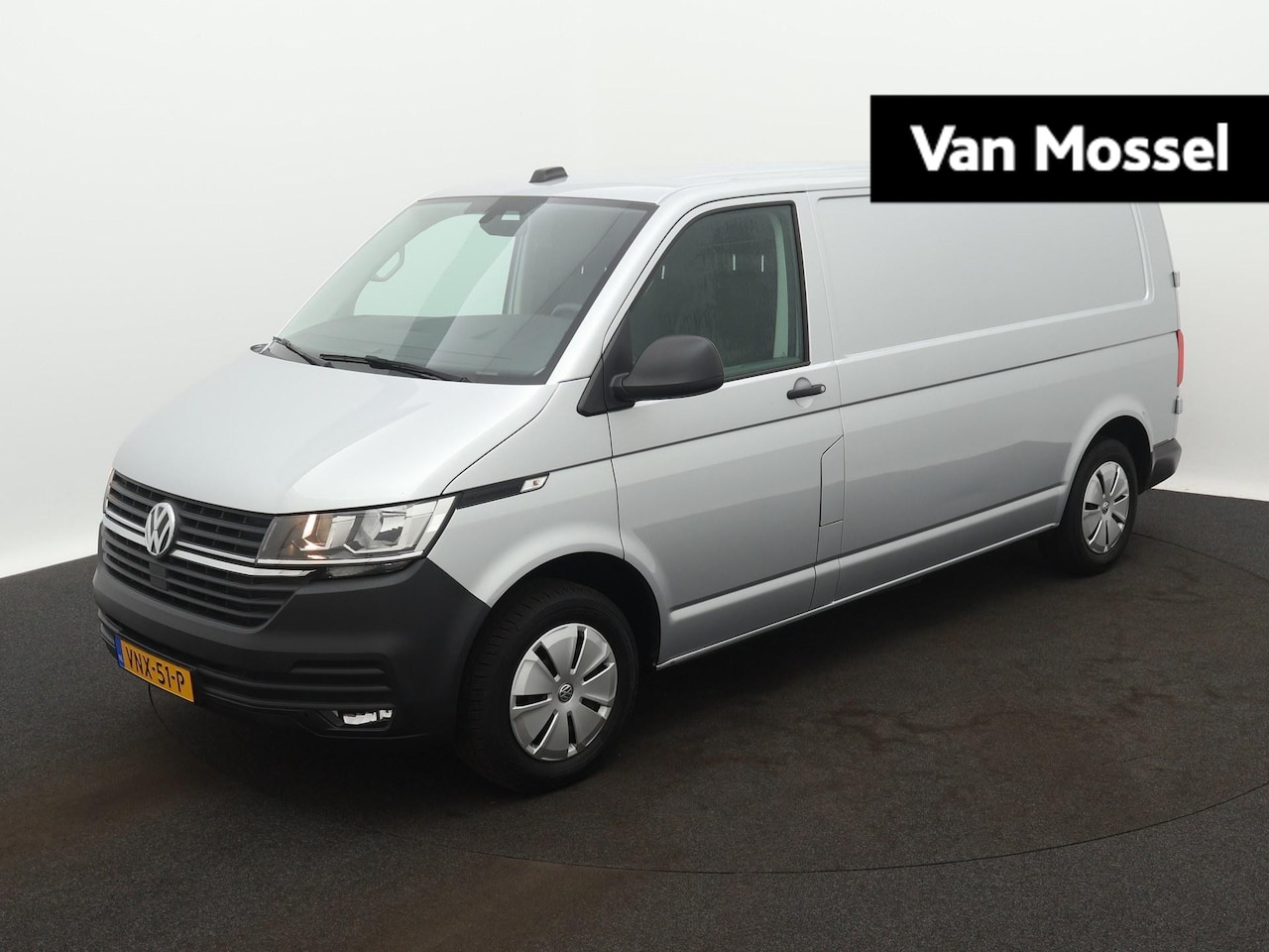 Volkswagen Transporter - 2.0 TDI L2H1 Comfortline | Airco | Cruise control | Trekhaak | Navigatie | Radio | - AutoWereld.nl