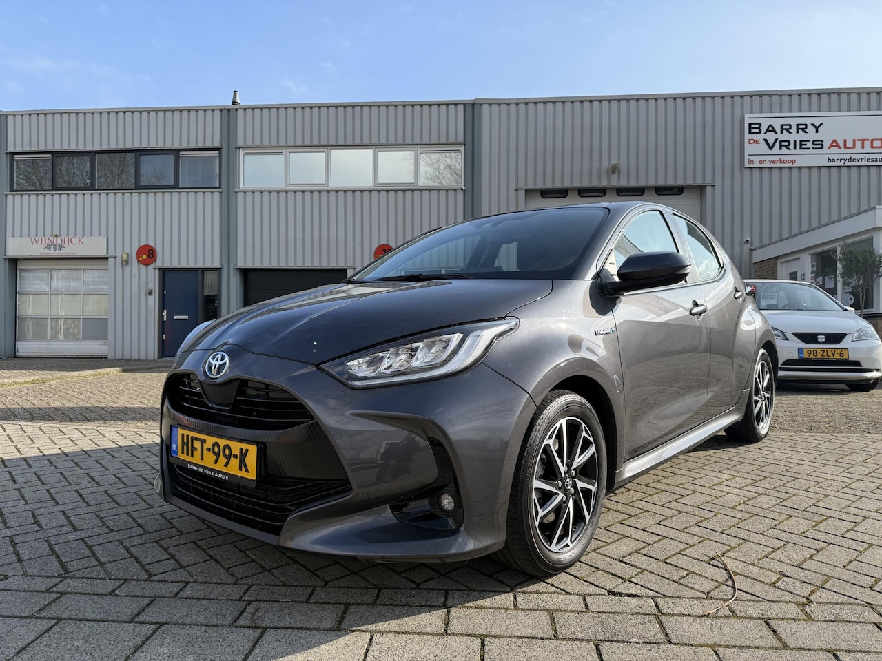 Toyota Yaris - 1.5 Hybrid Team | Navigatie | Stoelverwarming | Keyless entry | Camera achter | - AutoWereld.nl