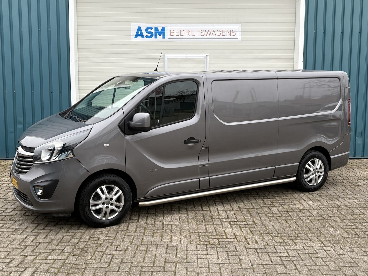 Opel Vivaro - 1.6 141Pk CDTI L2H1 Sport EcoFlex / Cruise / Airco / Trekhaak / Apk t/m 06-10-2025 - AutoWereld.nl