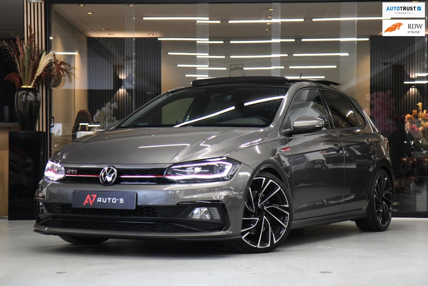 Volkswagen Polo - 2.0 TSI GTI/PANODAK/ACC/STOELVER/NAVI/CARPLAY/VOL - AutoWereld.nl