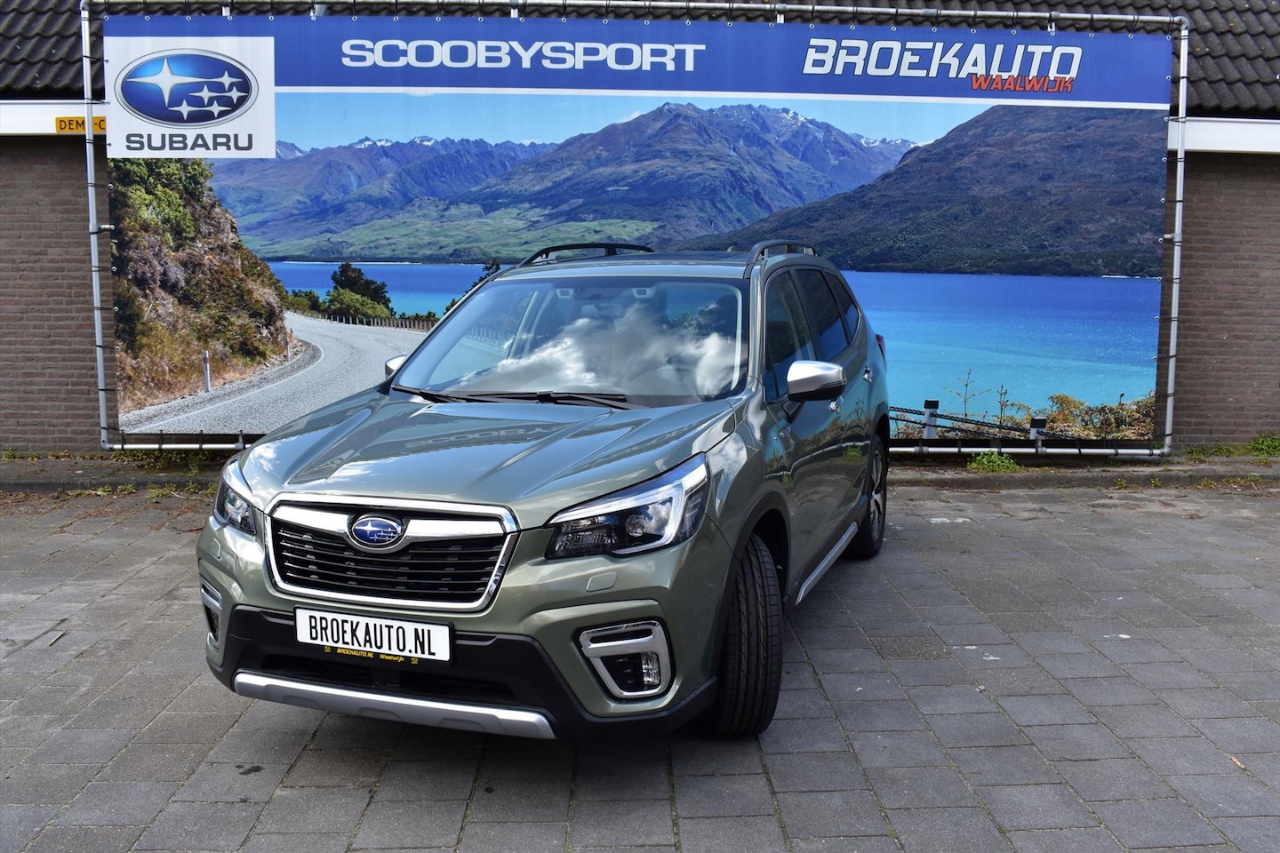 Subaru Forester - 2.0i e-BOXER CVT Premium gratis Trekhaak - AutoWereld.nl