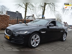 Jaguar XE - 2.0 P250 SE