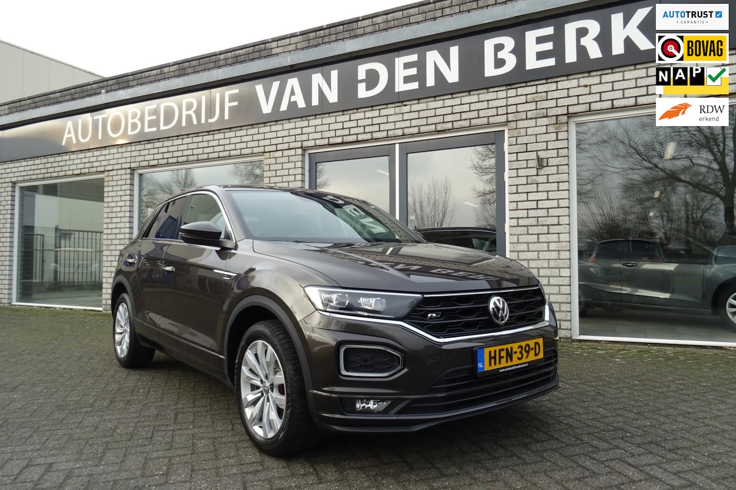 Volkswagen T-Roc - 1.5 TSI Sport Business R-line DSG - AutoWereld.nl