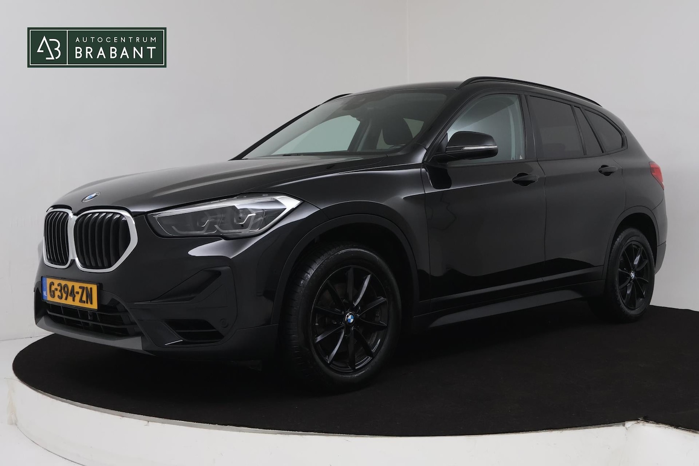 BMW X1 - SDrive18i Executive Edition Automaat (GROOT-NAVIGATIE, HEAD-UP, CLIMA, PARKEERSENSOREN, 1e - AutoWereld.nl