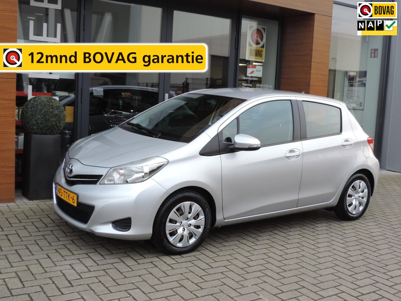 Toyota Yaris - 1.3 VVT-i Aspiration 5D AUTOMAAT 60.000km | Trekh | Navi | Allseason | Cruise contr | Came - AutoWereld.nl