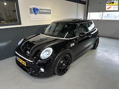 MINI Cooper S - 2.0 Chili Serious Business Pano|Black Edition|Navi