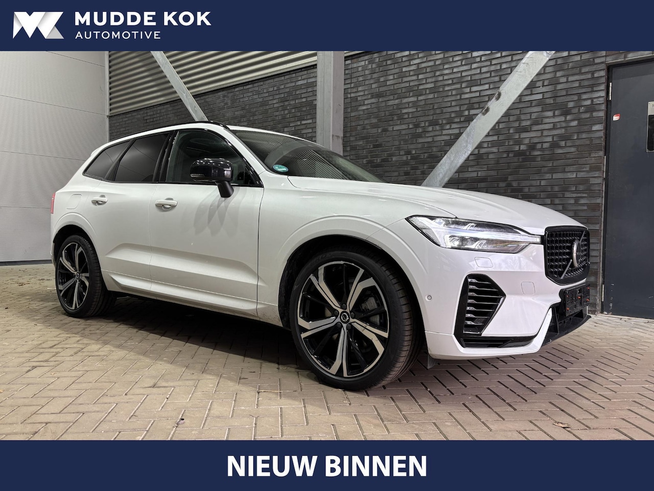 Volvo XC60 - T8 Plug-in hybrid Ultra Dark | Long Range | Luchtvering | Bowers&Wilkins | Massage+Ventila - AutoWereld.nl