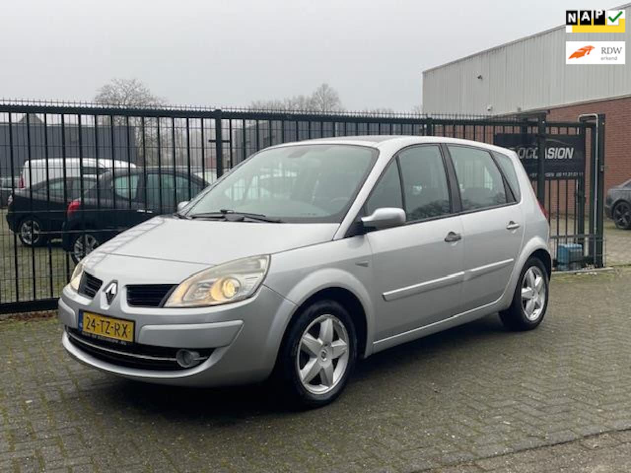 Renault Scénic - 1.6-16V Tech Line Panorama dak - AutoWereld.nl