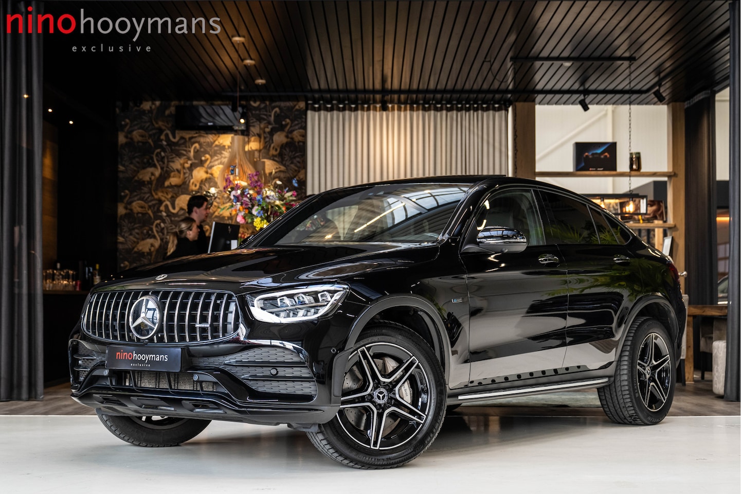 Mercedes-Benz GLC-klasse Coupé - 300e 4MATIC AMG | Nightpakket | Panorama | Burmester | Trekhaak | 360° | Sfeerverlichting - AutoWereld.nl