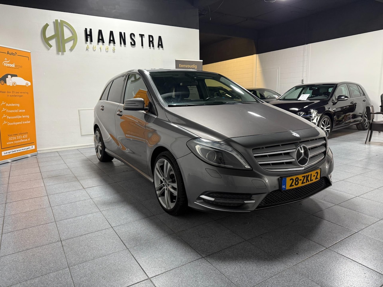 Mercedes-Benz B-klasse - 180 Ambition Autom, Navigatie ,Leder Int, NL Auto! NAP - AutoWereld.nl