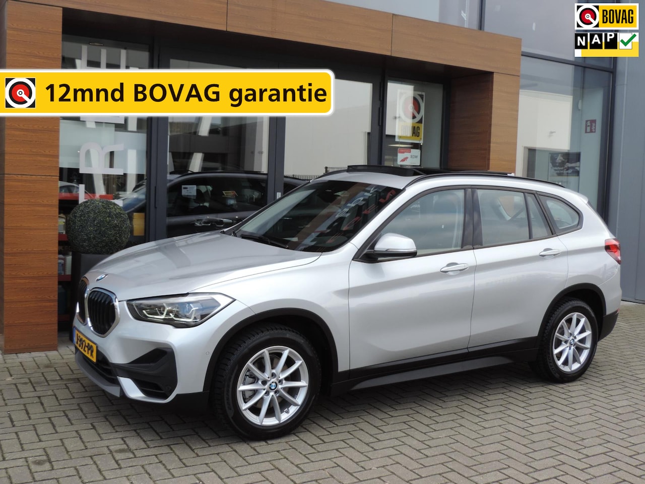 BMW X1 - SDrive18i Executive Edition AUTOMAAT 19.000km | 1e Eig | NLauto | Panodak | Camera | LED k - AutoWereld.nl