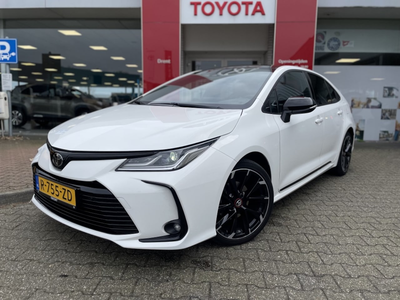 Toyota Corolla - 1.8 Hybrid GR-Sport | Navi | Stoelverwarming | Sportstoelen | An - AutoWereld.nl