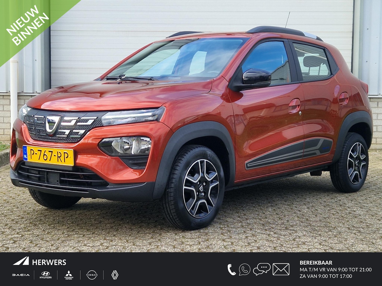 Dacia Spring - Comfort Plus (Orange Pack) 27 kWh / Dealer Onderhouden / Originele NL  Auto / CCS Snellade - AutoWereld.nl