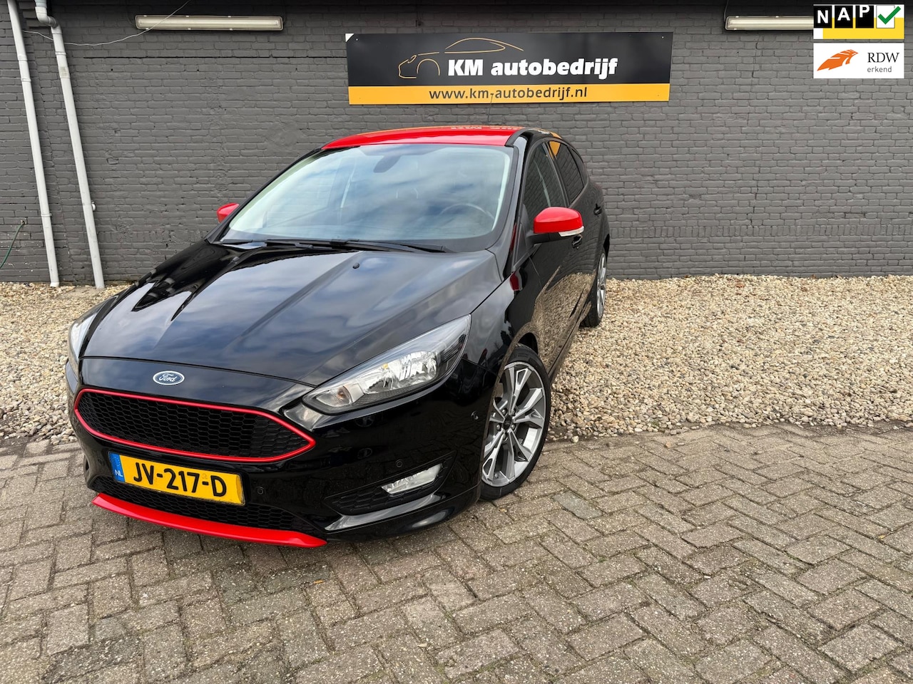 Ford Focus - 1.5 Black Edition*Clima*LM*Nieuweapk* - AutoWereld.nl