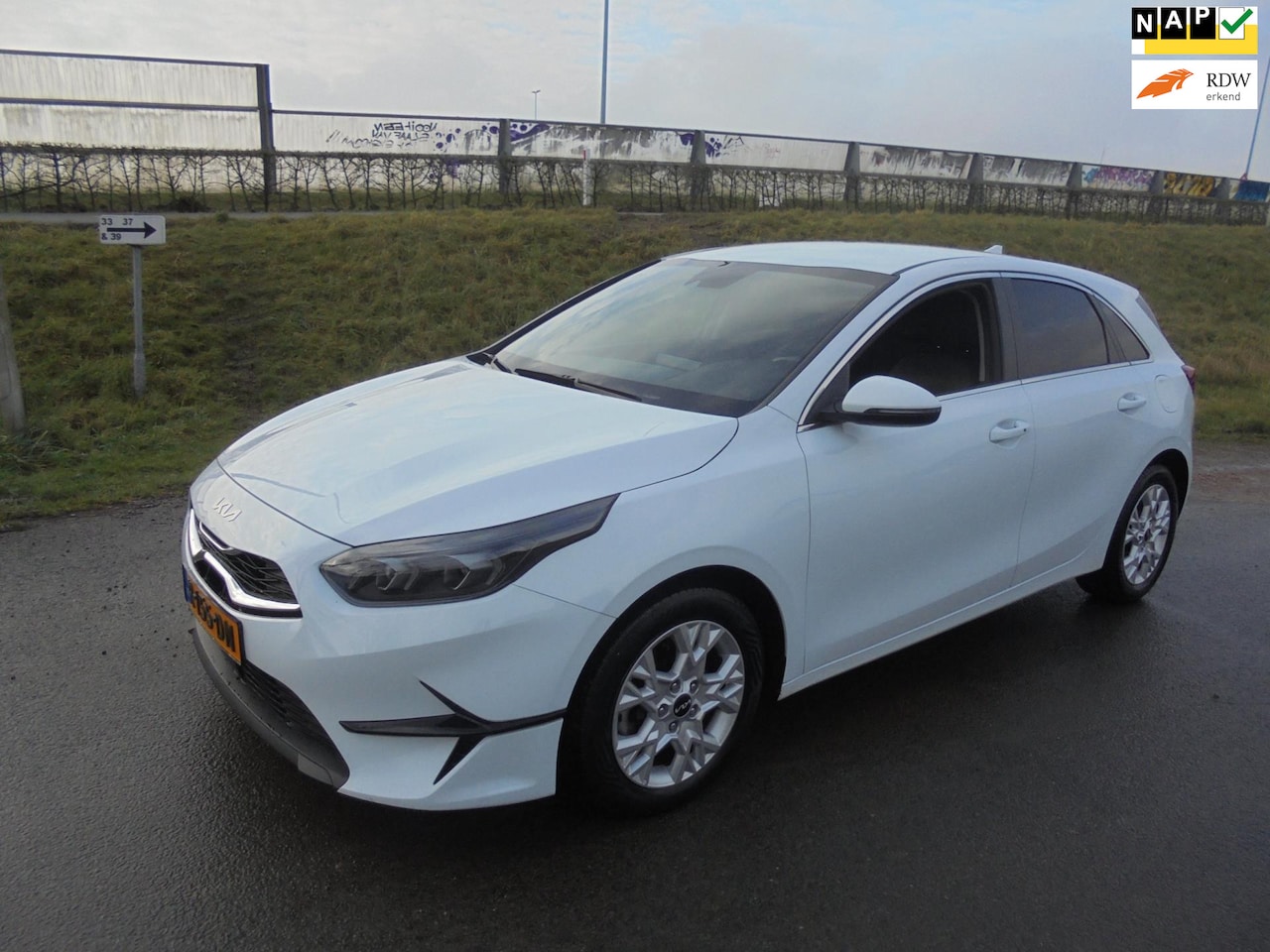 Kia Cee'd - Ceed Kia Ceed 1.0 benzine Automaat airco ecc lmv navigatie camera - AutoWereld.nl