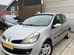 Renault Clio - 1.2-16V Team Spirit NIEUWE APK