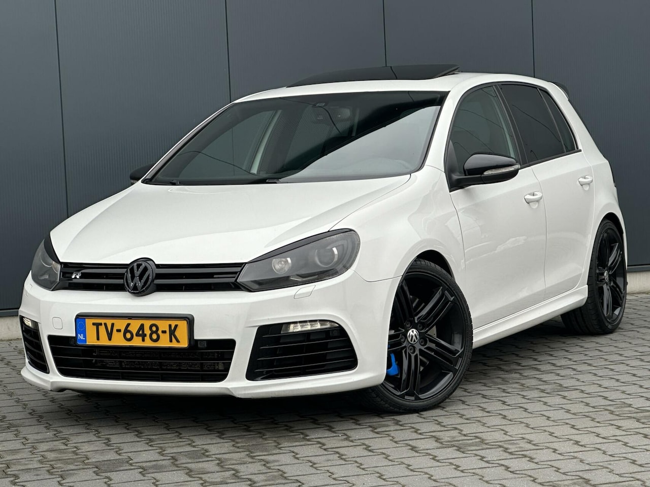 Volkswagen Golf - 2.0 R 4-Motion Schuifdak - Milltek - Xenon - Dynaudio - Leder - AutoWereld.nl