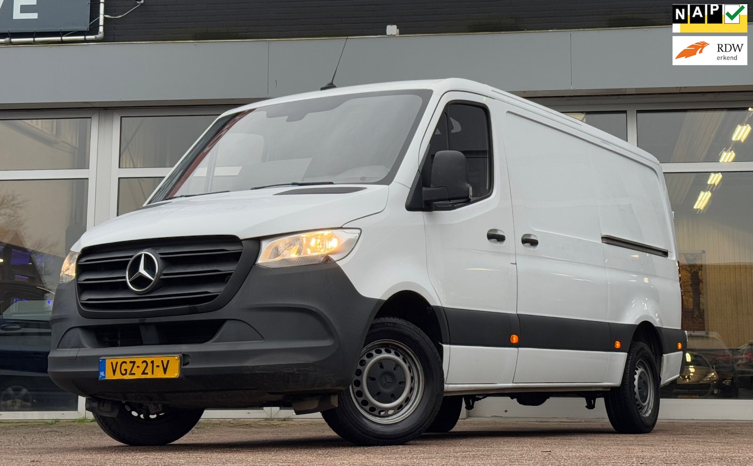 Mercedes-Benz Sprinter - 311 1.9 CDI L2H1 Camera Trekhaak Apple/Android auto - AutoWereld.nl