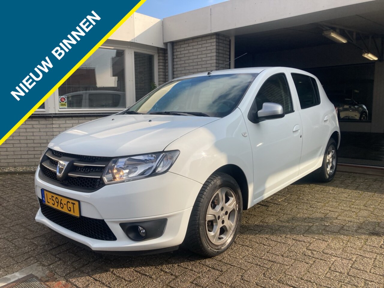 Dacia Sandero - 0.9 TCe 90pk 10th Anniv. / Airco - AutoWereld.nl