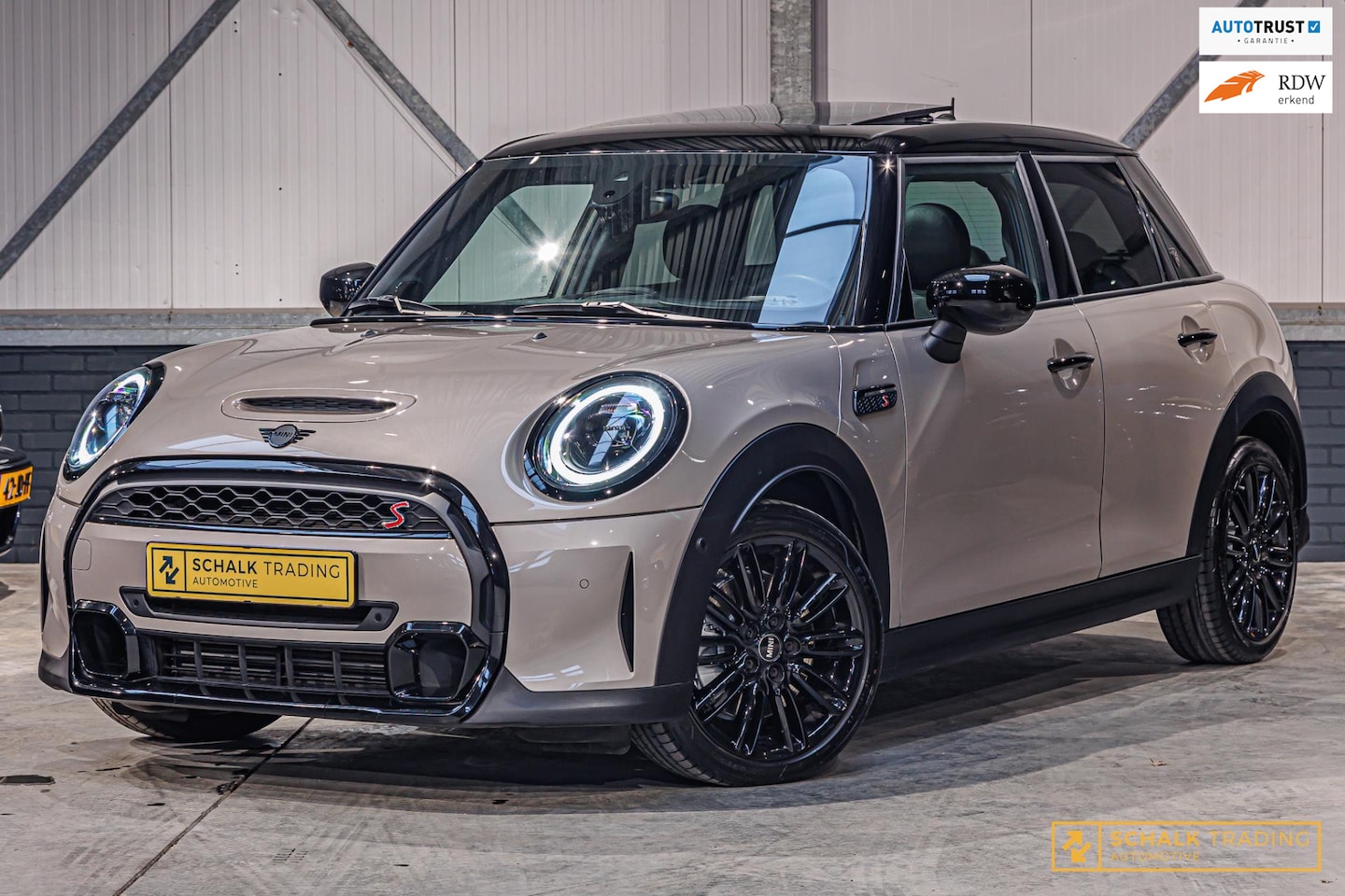 MINI Cooper S - 2.0 MINI Yours|Pano|H&K|Cam|Fulloptions|Dealer - AutoWereld.nl