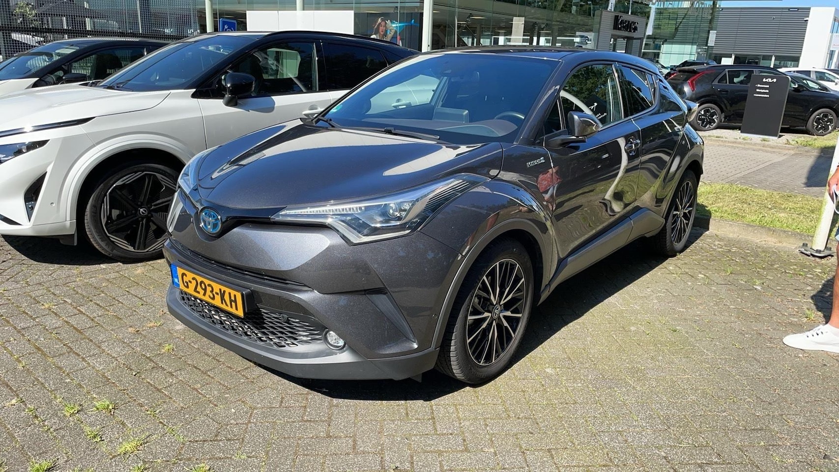 Toyota C-HR - 1.8 Hybrid Executive Ultimate 1.8 Hybrid Executive Ultimate - AutoWereld.nl