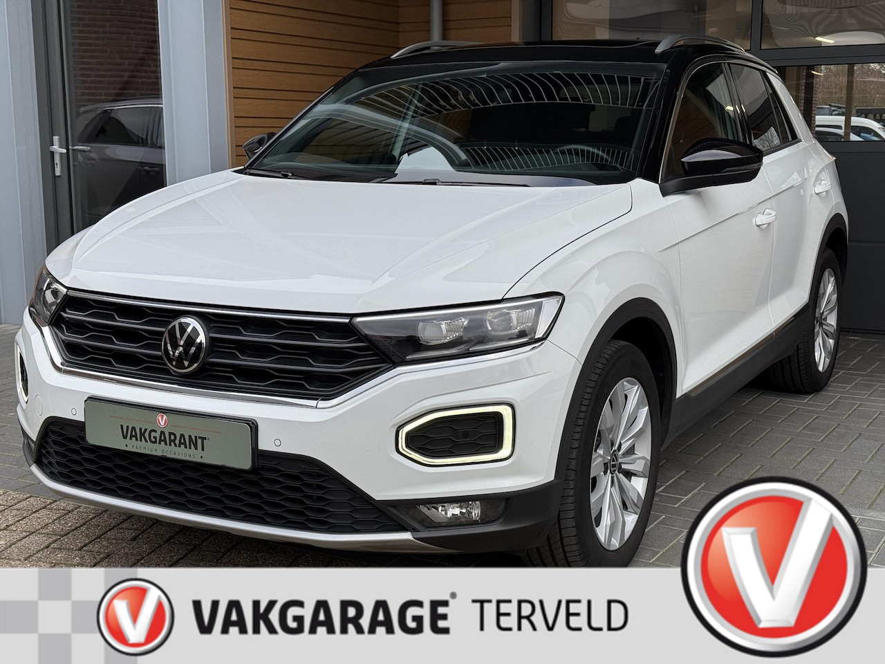 Volkswagen T-Roc - 1.5 TSI Sport 1.5 TSI Sport,Panora,Trekh,Cruise,Camera, - AutoWereld.nl