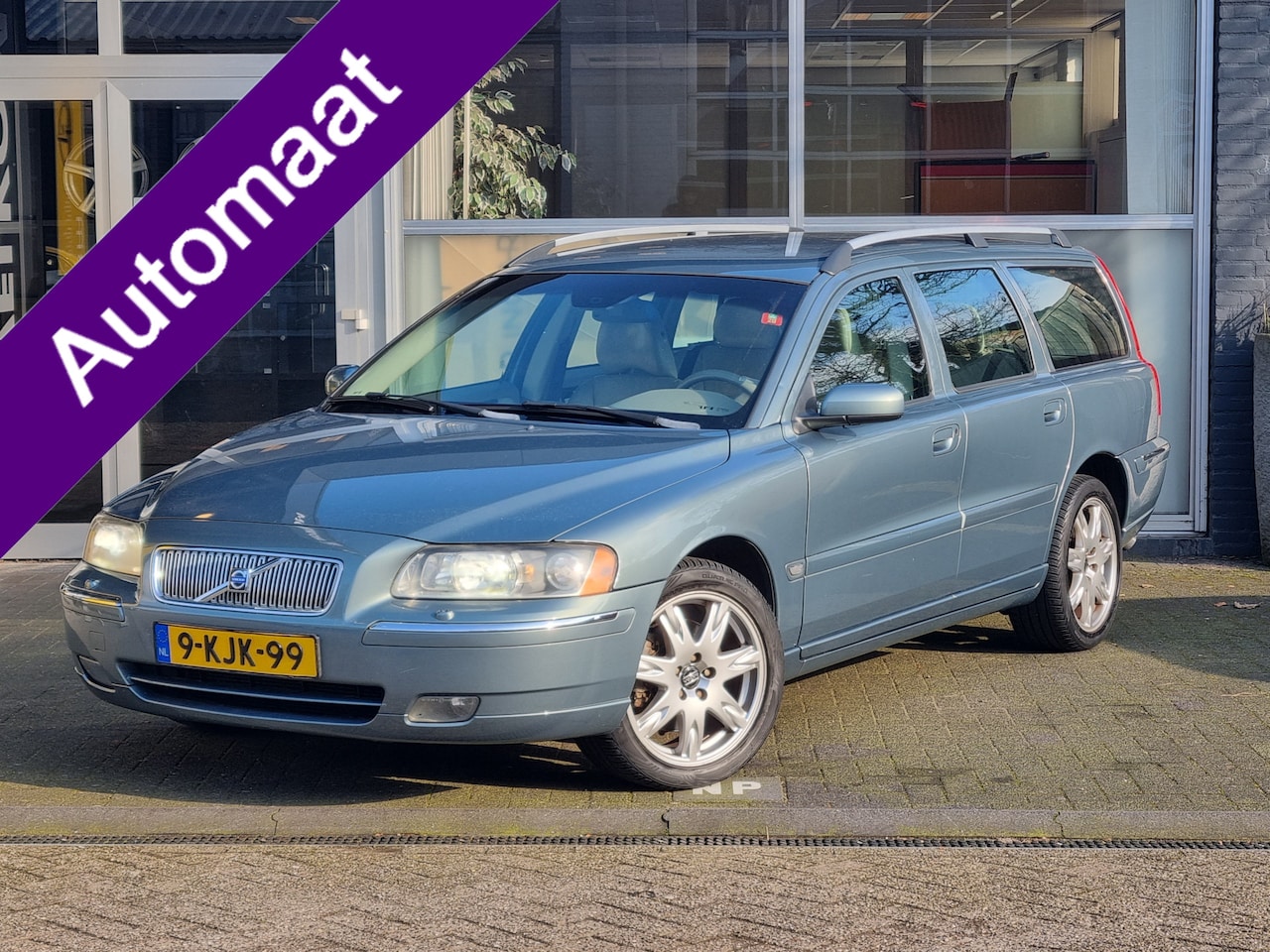 Volvo V70 - 2.5T AWD Summum LEDER / STOELVERW. / MEMORY / NETJES ONDERHOUDEN - AutoWereld.nl