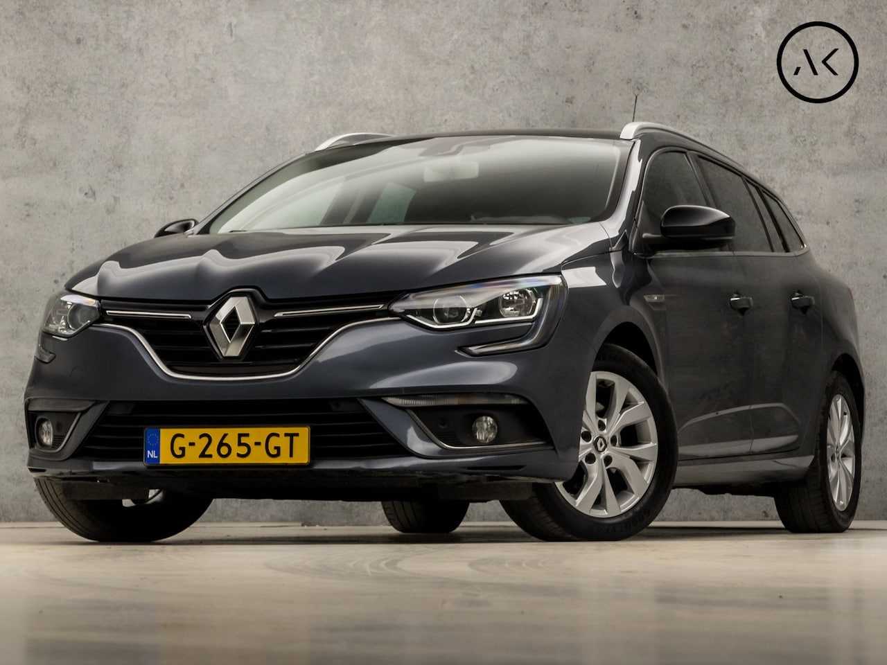 Renault Mégane Estate - 1.3 TCe Limited Deluxe 141Pk Automaat (APPLE CARPLAY, NAVIGATIE, CLIMATE, GETINT GLAS, SPO - AutoWereld.nl