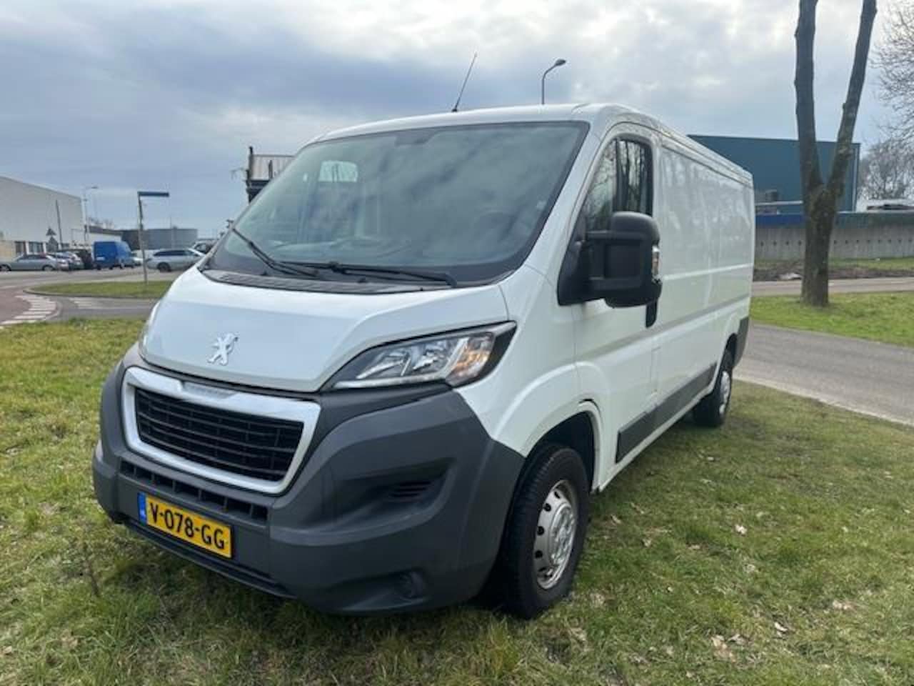 Peugeot Boxer - 330 2.0 BlueHDI L2H1 Pro 330 2.0 BlueHDI L2H1 Pro - AutoWereld.nl