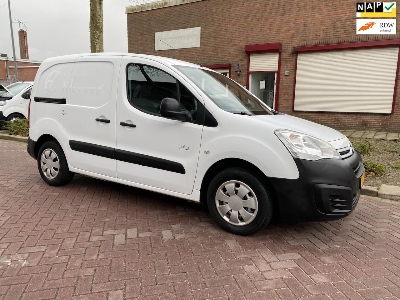 Citroën Berlingo - 1.6 BlueHDI 75 Comfort * 2016 * Euro6 * 73.987 KM NAP * ( Weinig ) * Airco * APK 12-12-202 - AutoWereld.nl