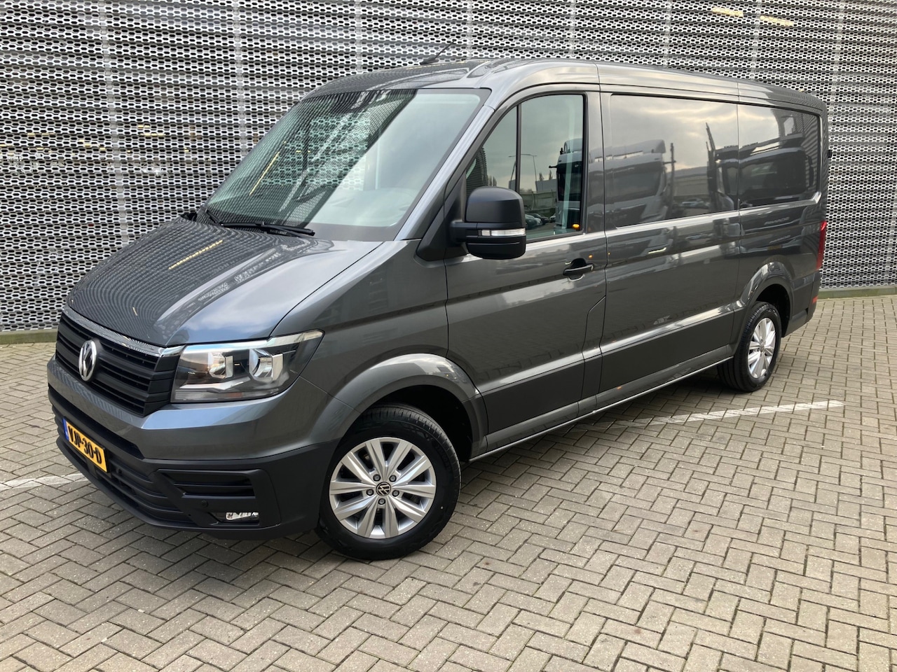 Volkswagen Crafter - 35 2.0 TDI 140 PK Automaat L3H2 Comfortline - AutoWereld.nl