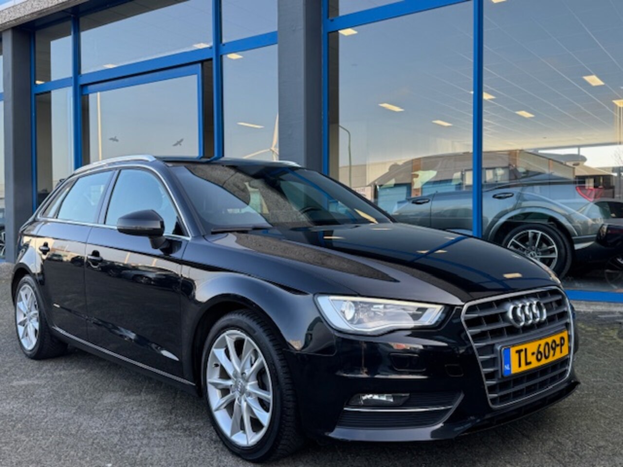 Audi A3 Sportback - 1.4 TFSI CoD Ambition Aut 7 Pano Xenon - AutoWereld.nl