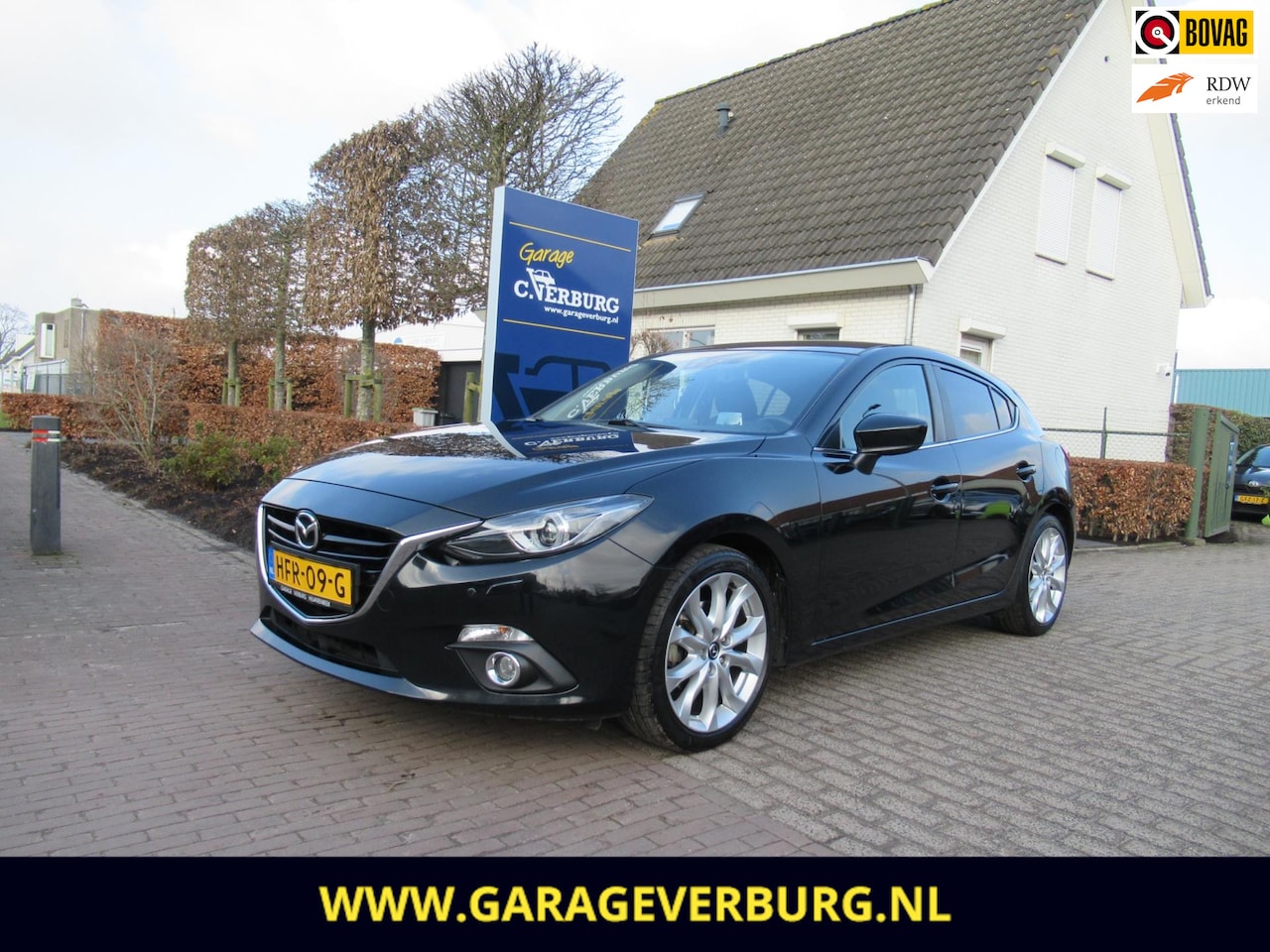 Mazda 3 - 2.0 SkyActiv-G 165 GT-M (Leer,Navi,Camera,BOSE,Headup,Keyless,Trekhaak) -- Uniek 165 Pk -- - AutoWereld.nl