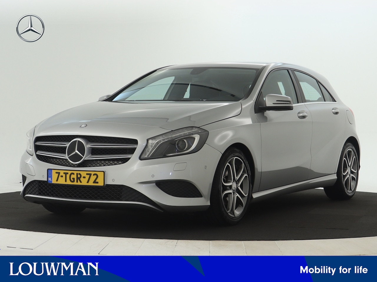 Mercedes-Benz A-klasse - 180 Style Ambition | Parkeersensoren | Bi-Xenon | Navigatie | Cruise Controle | Licht- en - AutoWereld.nl