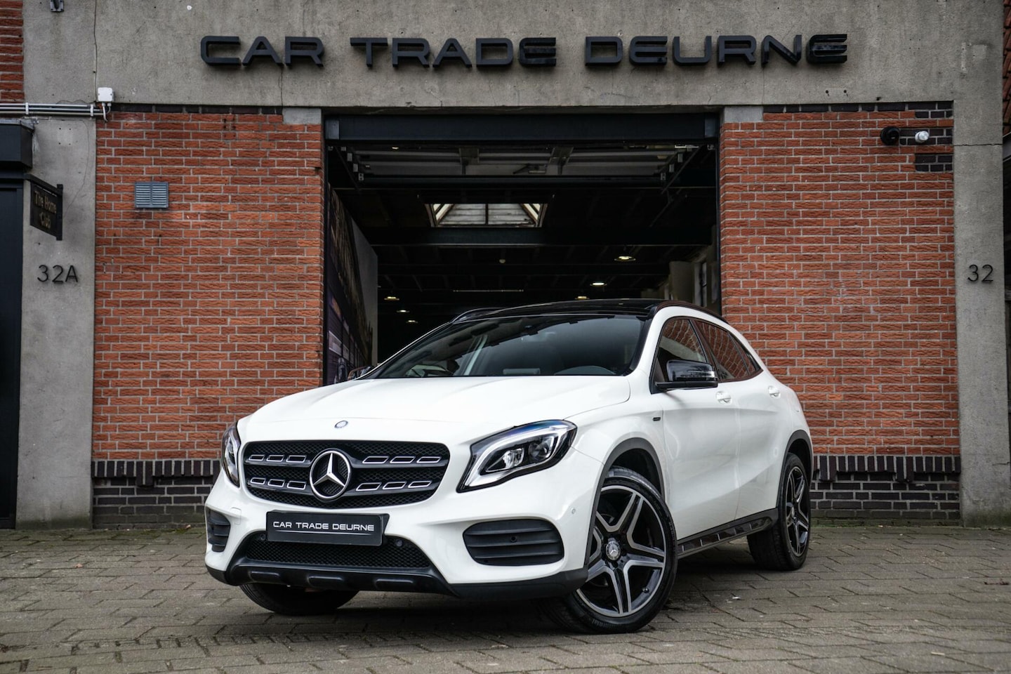 Mercedes-Benz GLA-Klasse - 200 AMG Pano / Camera / Peak Edition - AutoWereld.nl