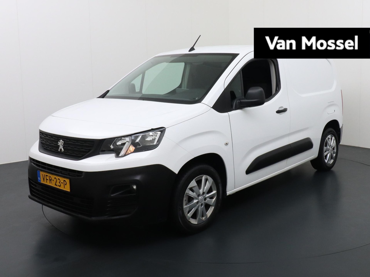 Peugeot Partner - 1.5 BlueHDI Premium | Navigatie | Trekhaak | 16" Lichtmetalen velgen - AutoWereld.nl