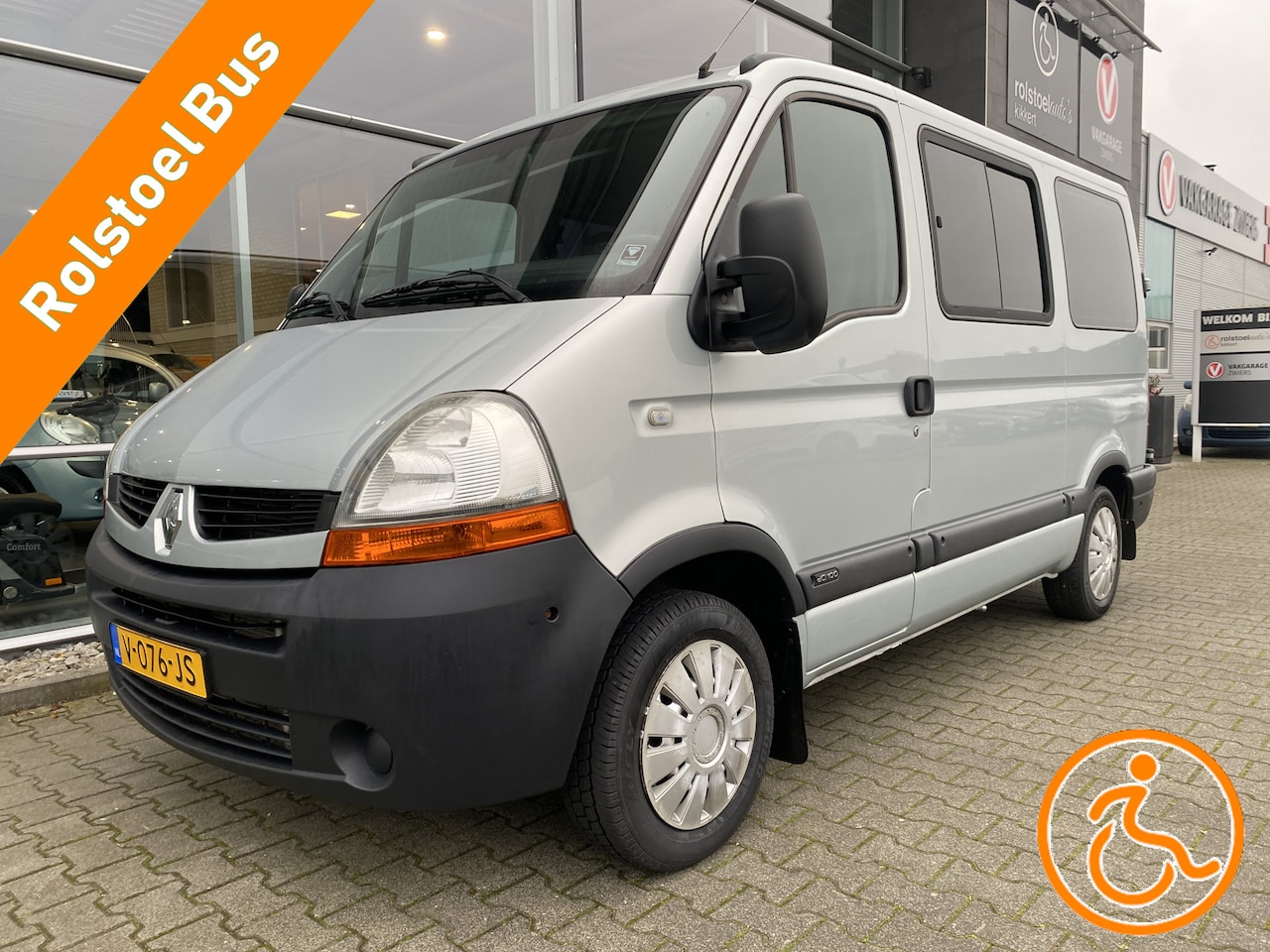 Renault Master - Rolstoelbus / Scootmobielbus T28 2.5 dCi L1H1 (Ruime bus met automatische achterdeuren + l - AutoWereld.nl