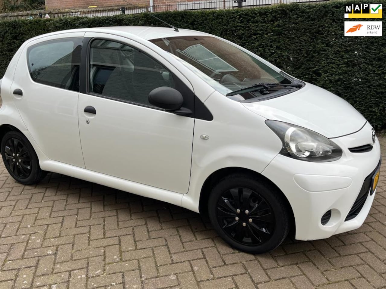 Toyota Aygo - 1.0 VVT-i Access 1.0 VVT-i Access - AutoWereld.nl