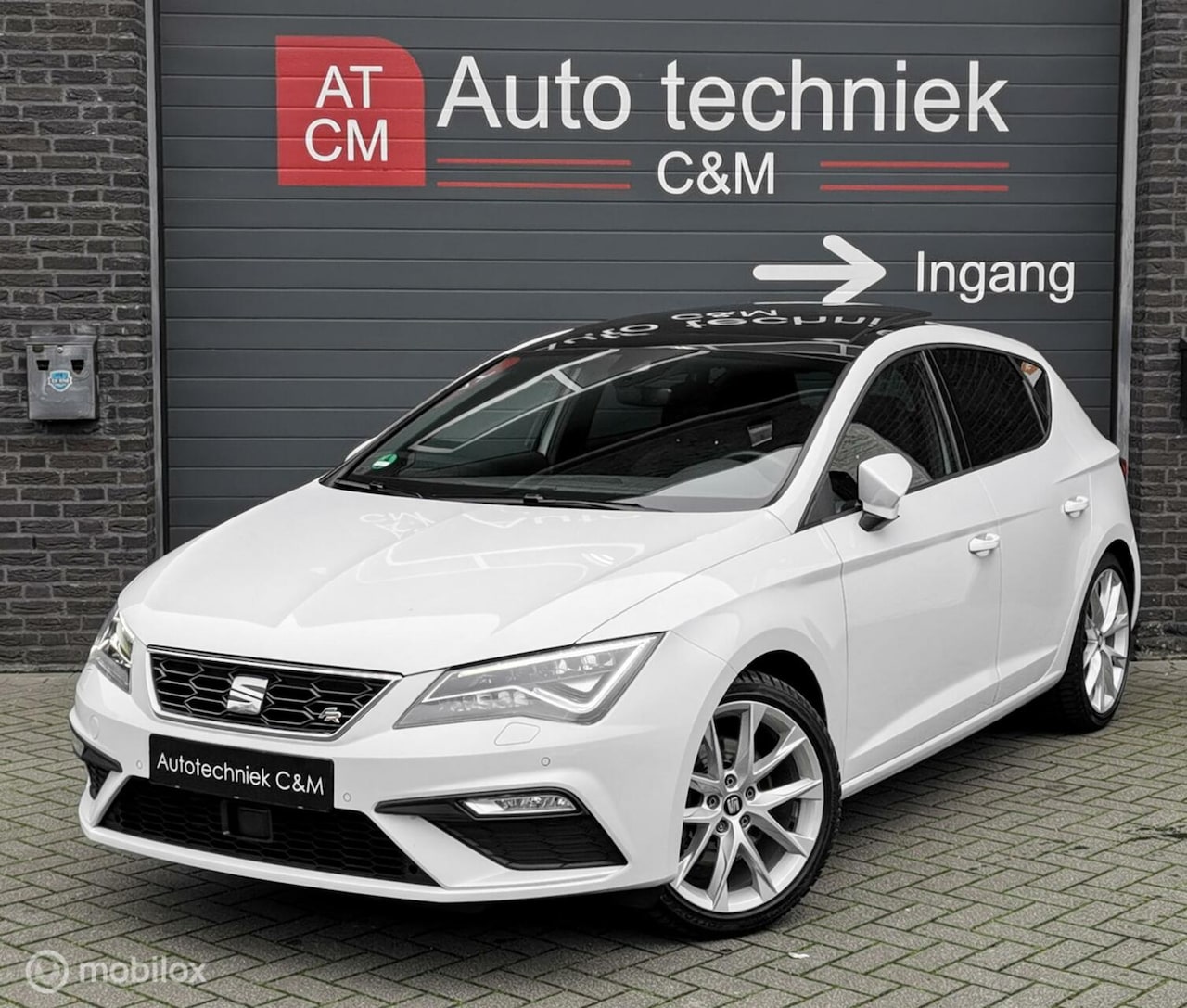 Seat Leon - 1.5 TSI FR 150PK/DSG/ACC/PANORAMADAK/CAMERA/KEYLES - AutoWereld.nl