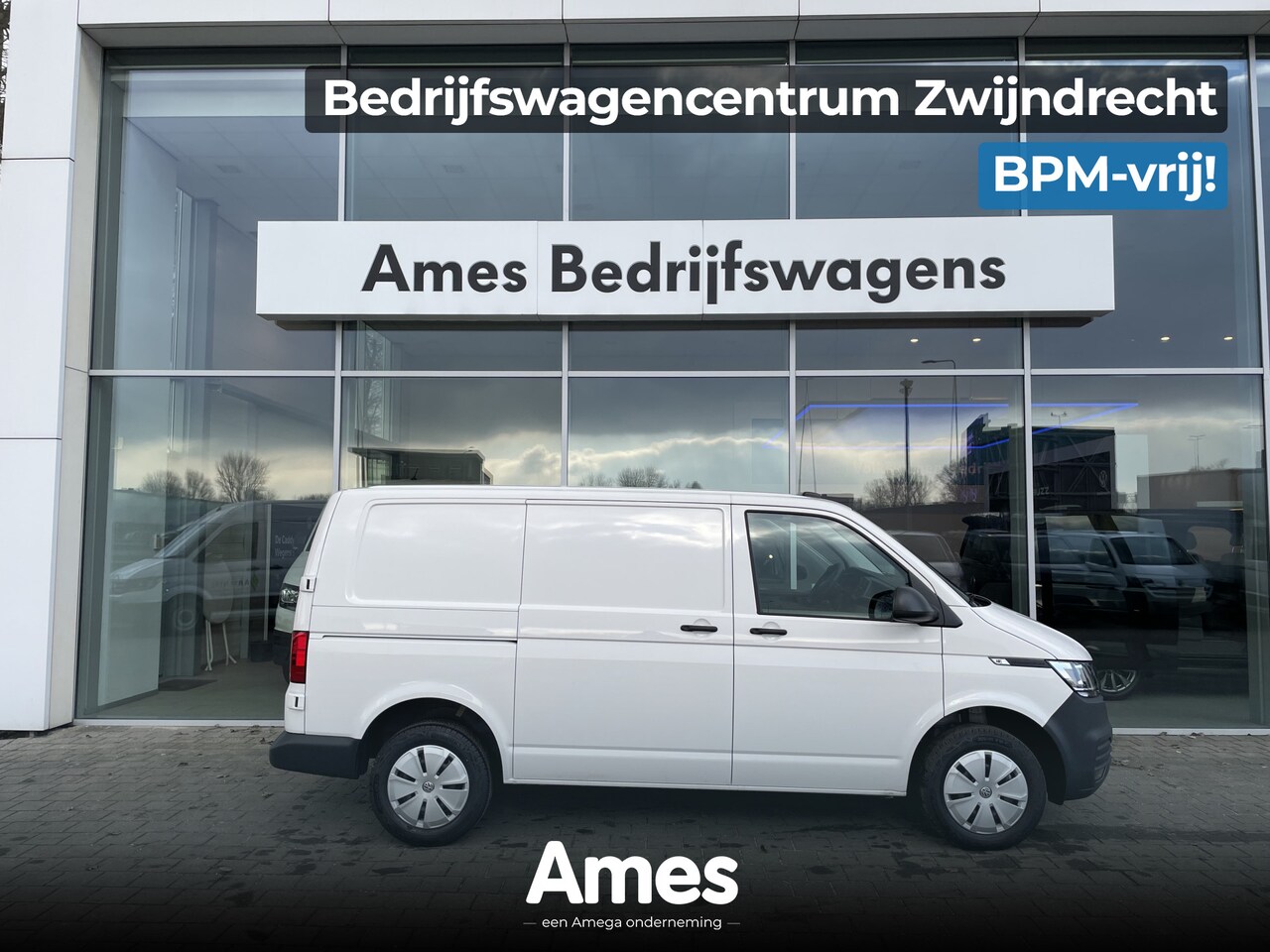 Volkswagen Transporter - 2.0 TDI 110PK L1H1 3 zits || Apple carplay || Achteruitrijcamera - AutoWereld.nl