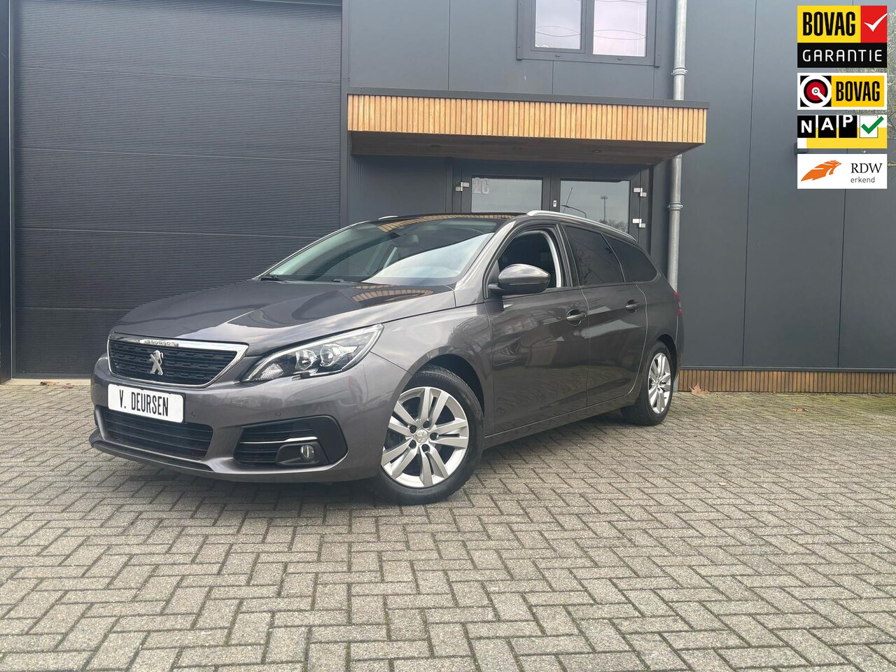 Peugeot 308 SW - 1.2 PureTech Blue Lease Executive 1.2 PureTech Blue Lease Executive - AutoWereld.nl